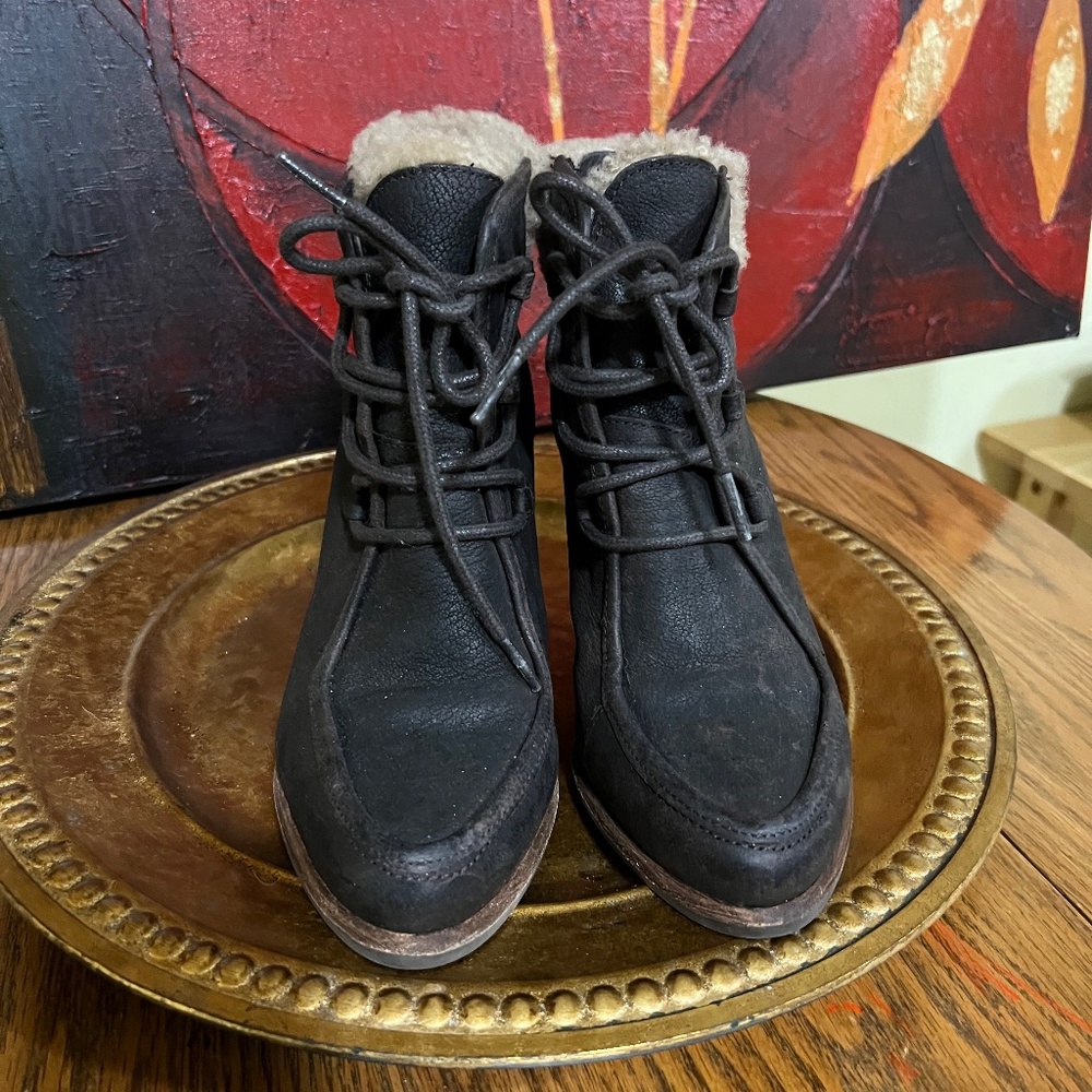 Ugg brown leather heeled boots with shearling lining